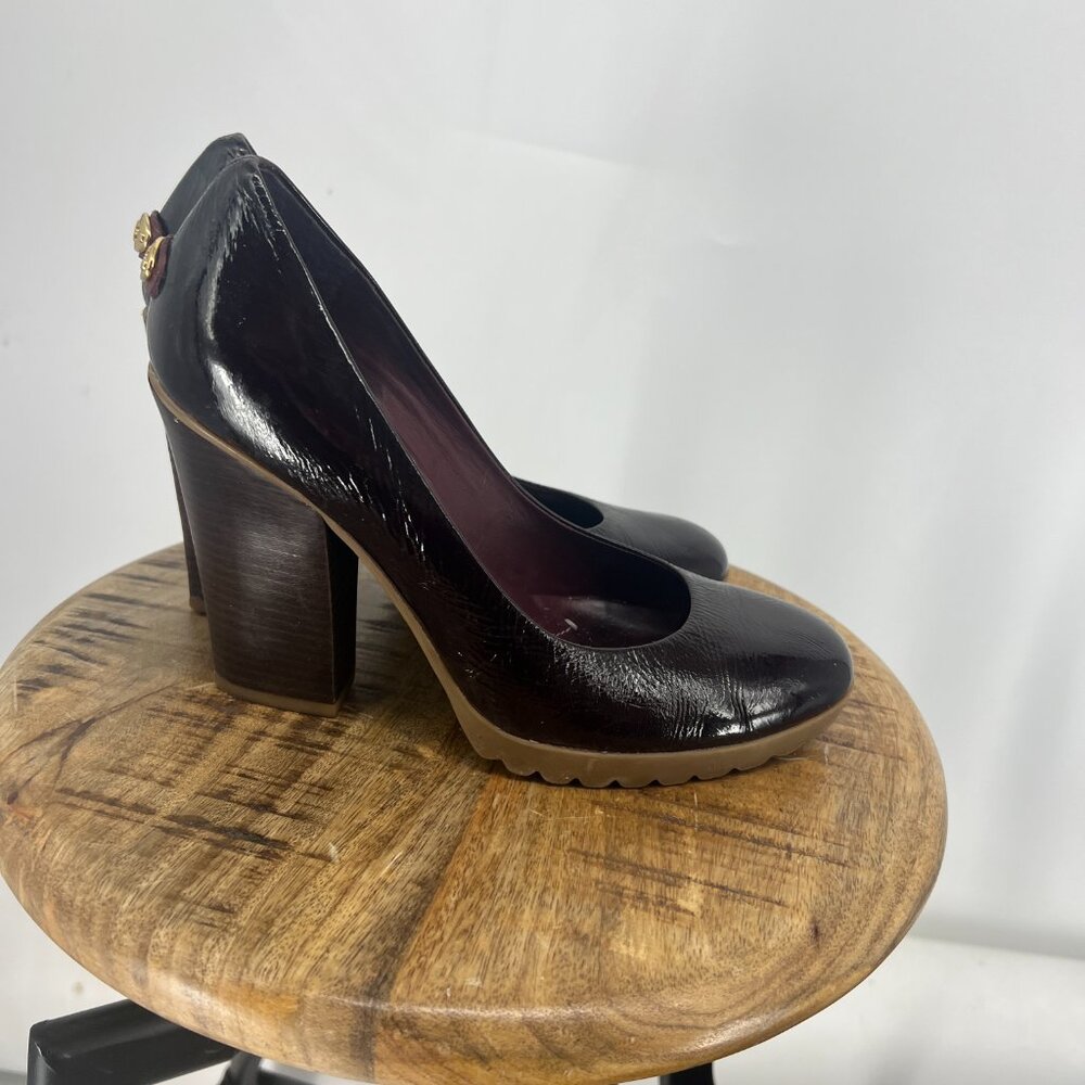 BCBGMaxAzria | RARE Patent Purple Pump 9 - Picture 3 of 13